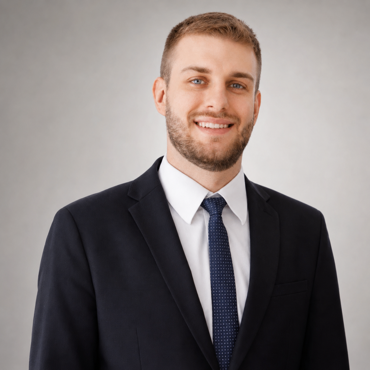 Dr. Lucas Fernandes